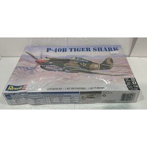 Revell Model Kit #5209 Tiger Shark P-40B 1:48 Scale NISB